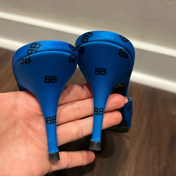 BALENCIAGA KNIFE MULES SIZE 36.5 BB LOGO SATIN ONLY USED TWO TIMES - Picture 4 of 9